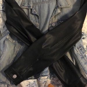 Denim leather arm jacket